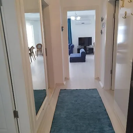 Manolyam Havuzlu 2+1 Apartment *