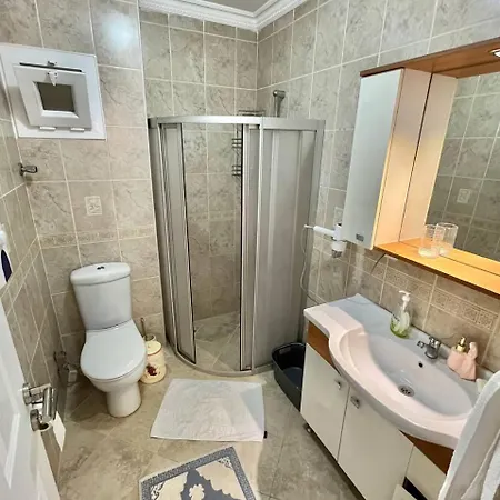 Manolyam Havuzlu 2+1 Apartment *